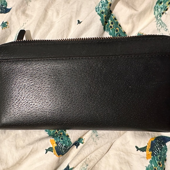 Kate Spade Black Wallet - Picture 2 of 8